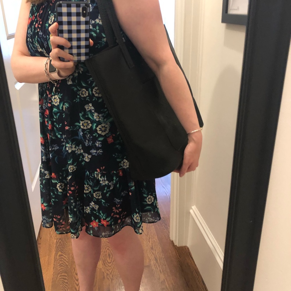 Black Vegan Leather Tote - Picture 5 of 7